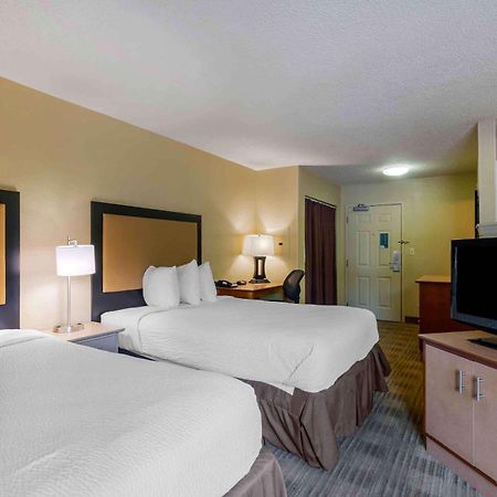 Extended Stay America Select Suites Tampa Airport Memorial Hwy West Chase Buitenkant foto