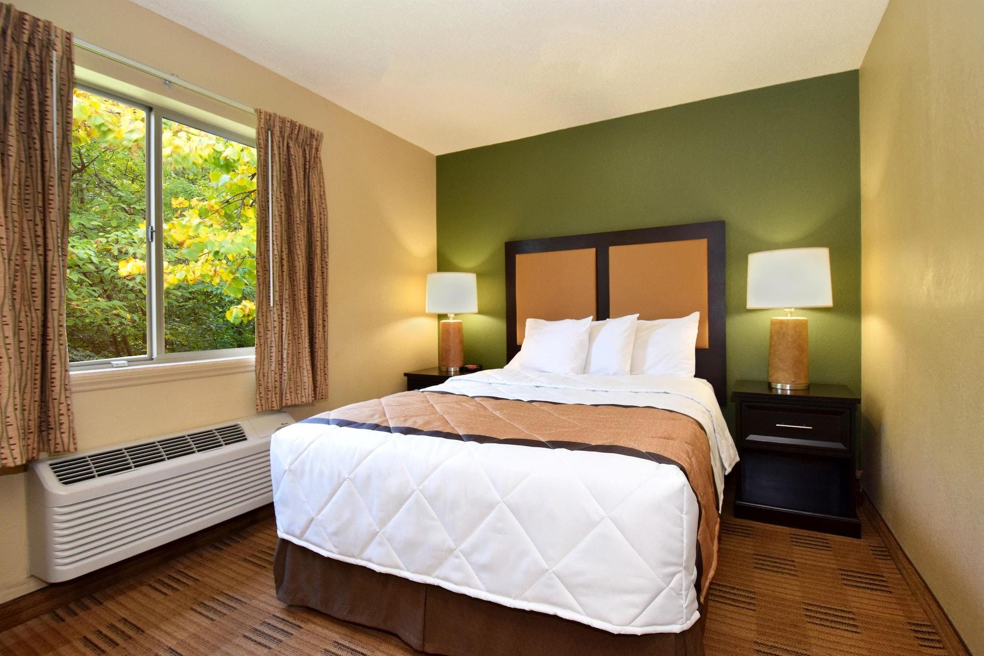 Extended Stay America Select Suites Tampa Airport Memorial Hwy West Chase Buitenkant foto