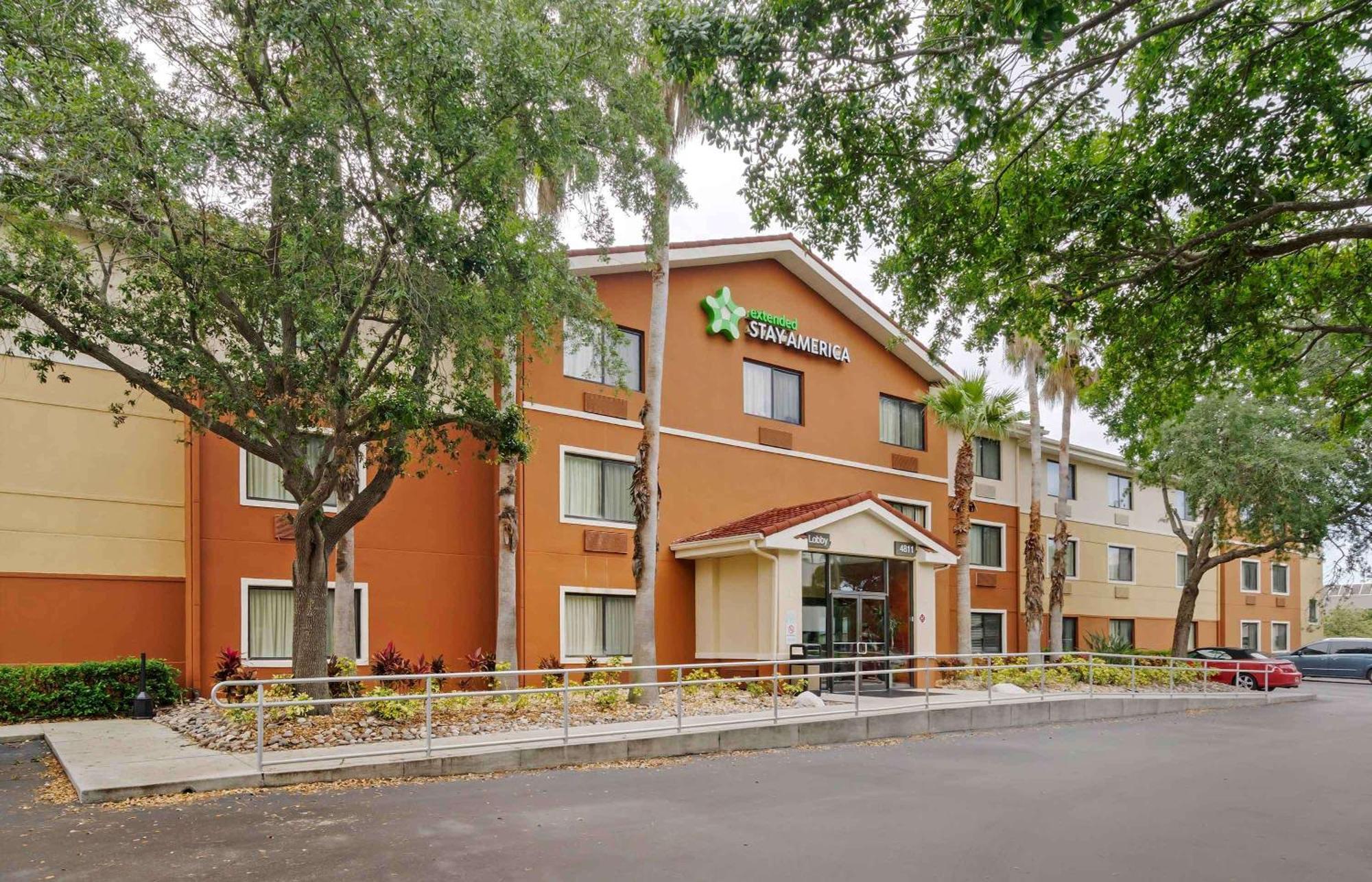 Extended Stay America Select Suites Tampa Airport Memorial Hwy Buitenkant foto