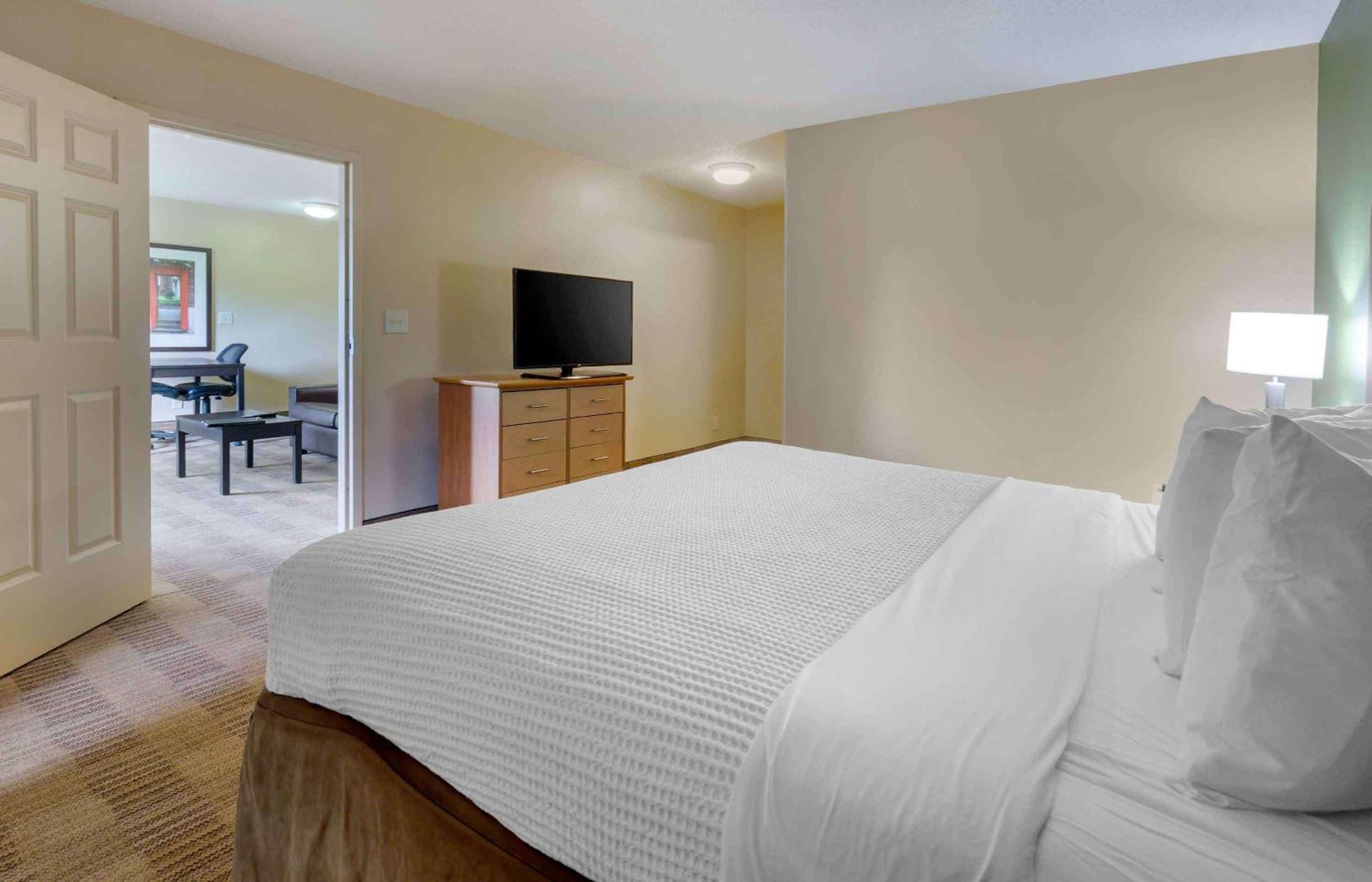 Extended Stay America Select Suites Tampa Airport Memorial Hwy West Chase Buitenkant foto