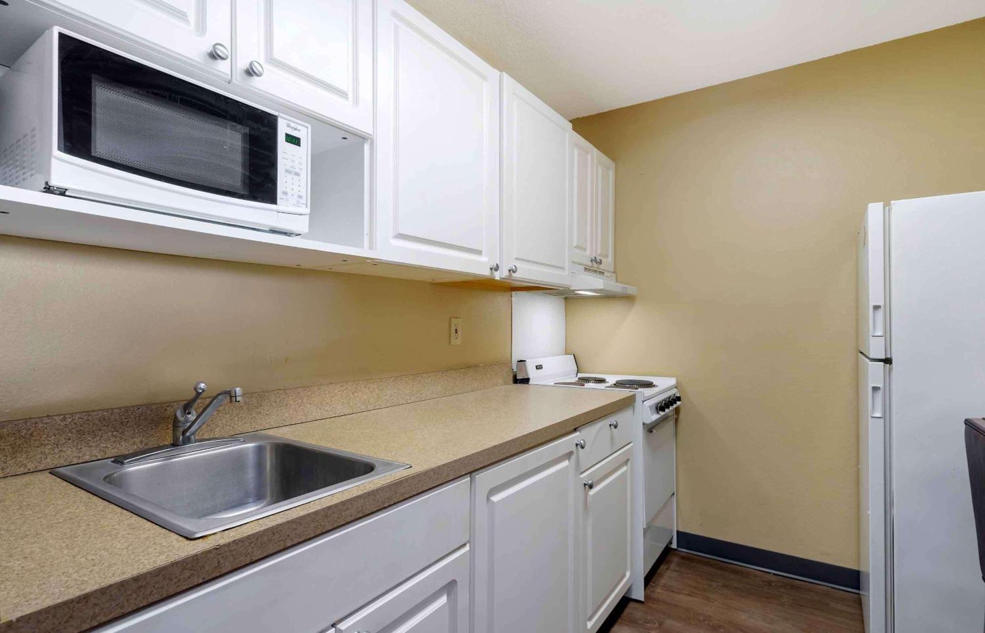 Extended Stay America Select Suites Tampa Airport Memorial Hwy West Chase Buitenkant foto