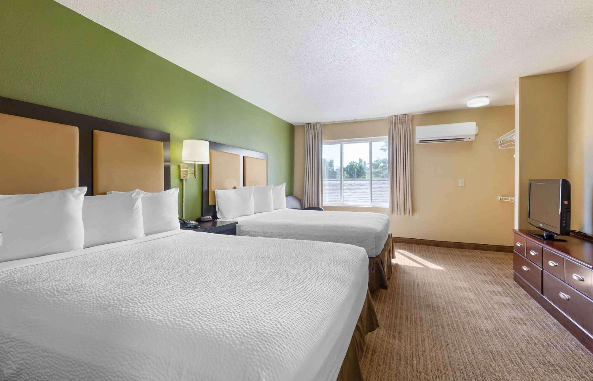 Extended Stay America Select Suites Tampa Airport Memorial Hwy West Chase Buitenkant foto